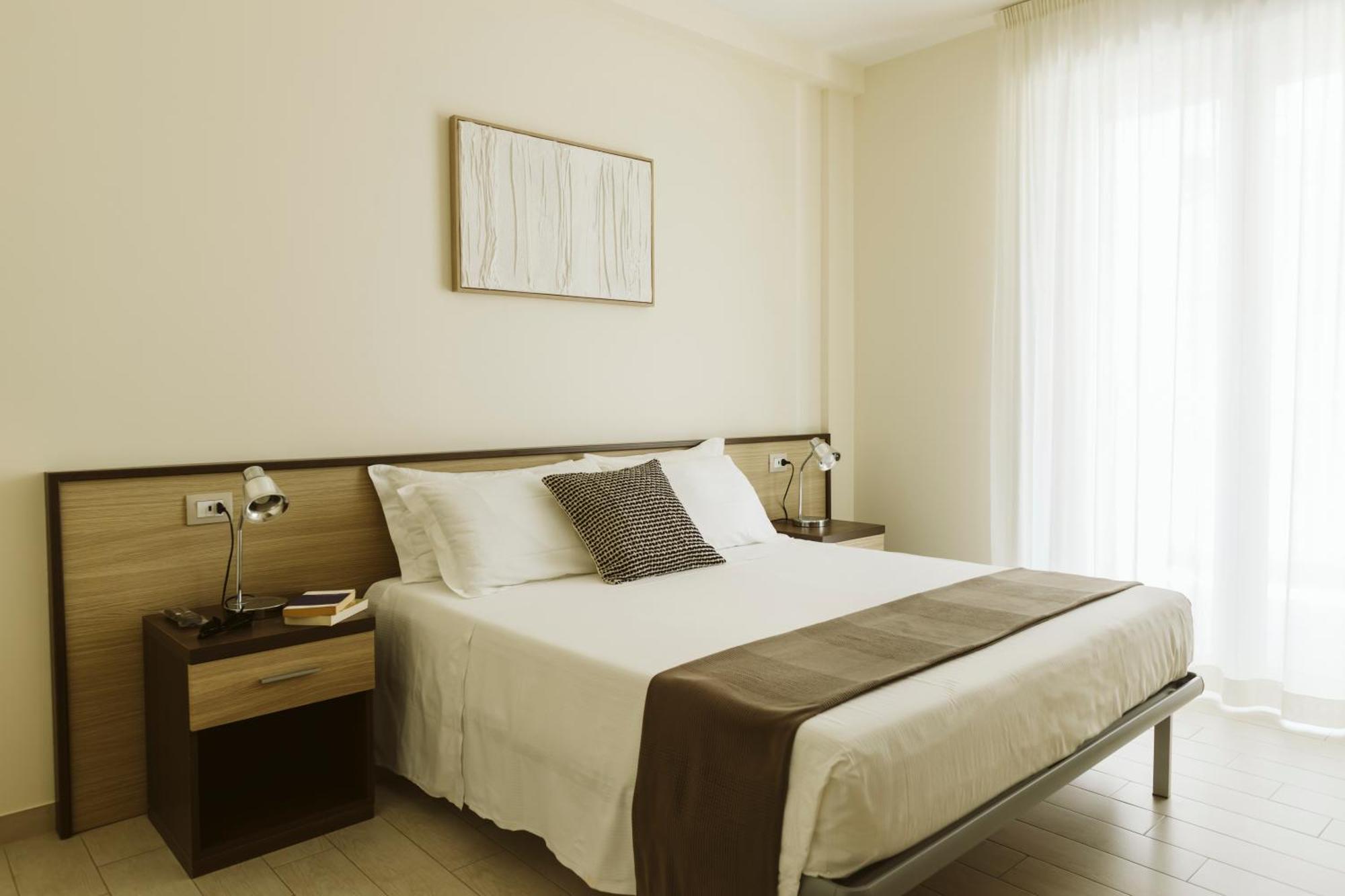 Residenze Roscioli Aparthotel โรเซโต เดญา อาบรูซซี ภายนอก รูปภาพ