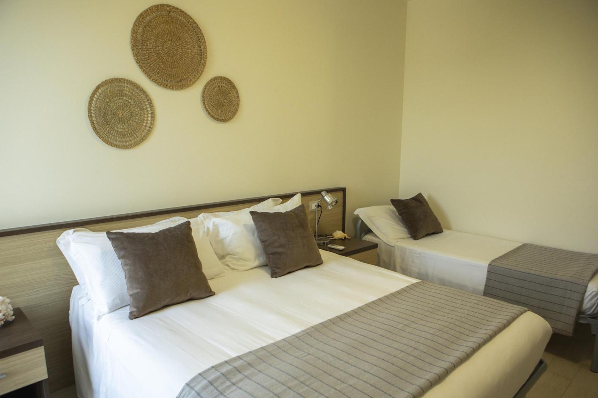 Residenze Roscioli Aparthotel โรเซโต เดญา อาบรูซซี ภายนอก รูปภาพ
