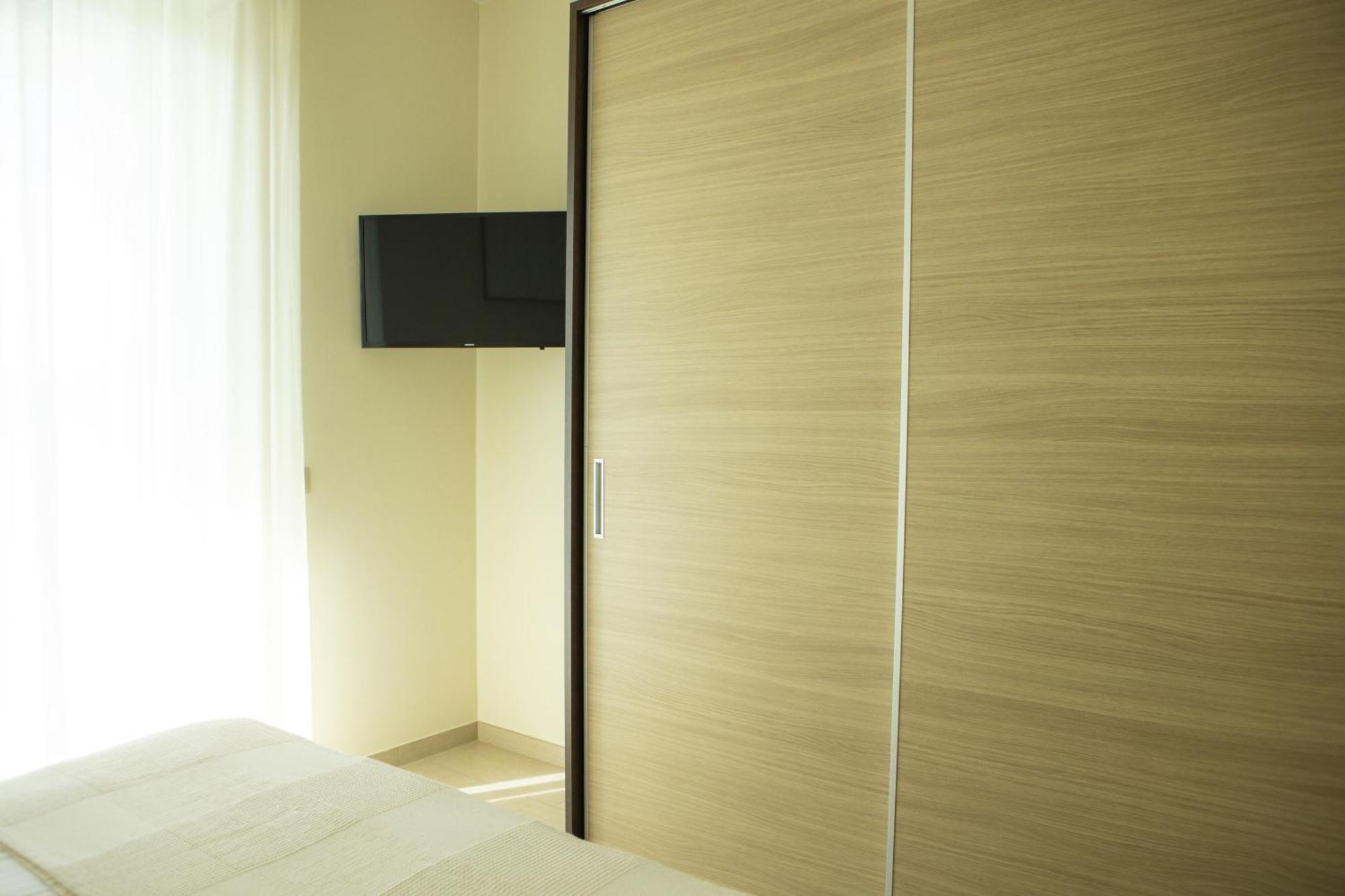 Residenze Roscioli Aparthotel โรเซโต เดญา อาบรูซซี ภายนอก รูปภาพ